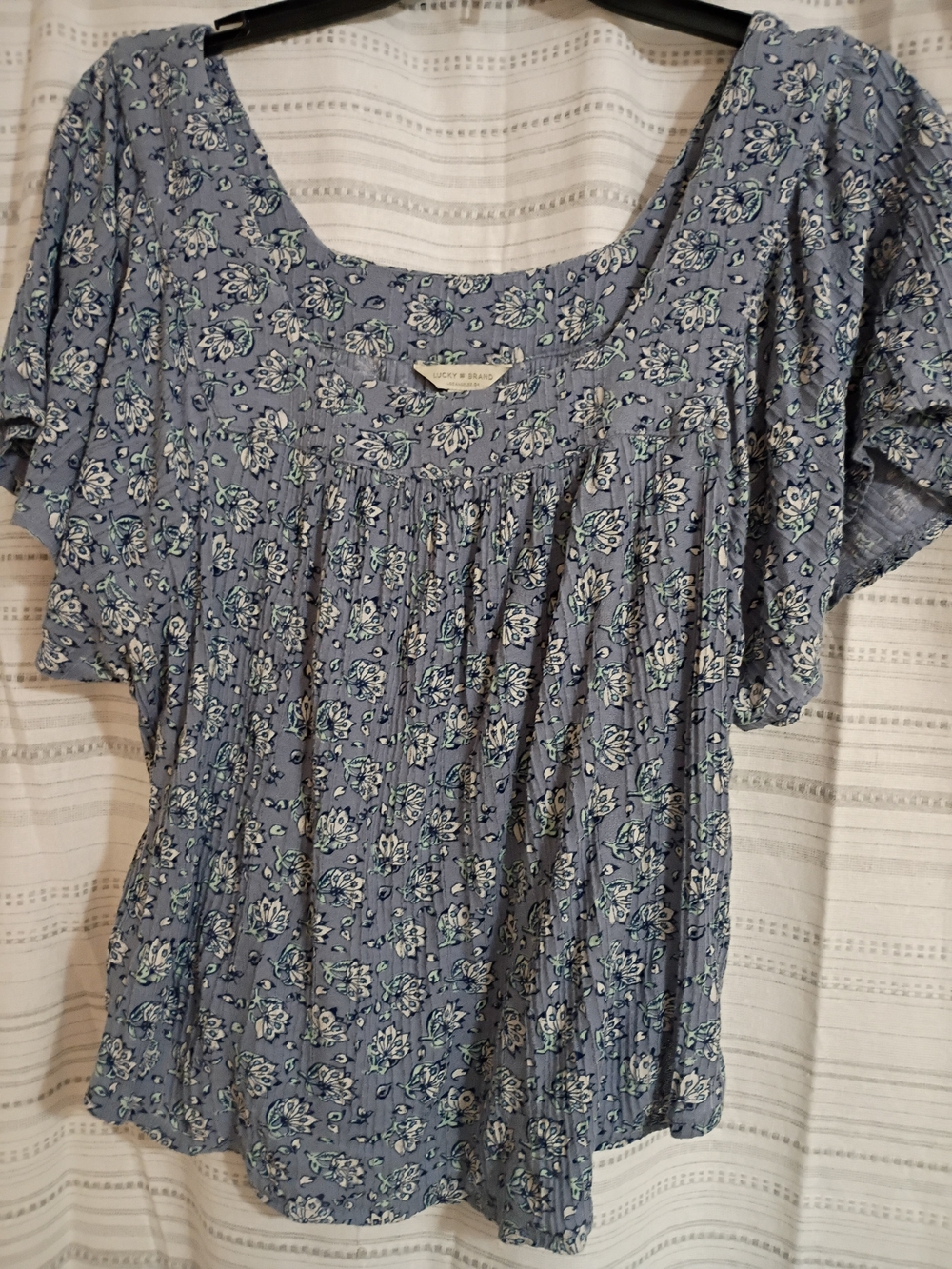 Lucky Brand Blue Floral Scoop Neck Blouse